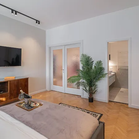 Modern 3br Lofts - Contemporary Design By Calea Victoriei * Boekarest