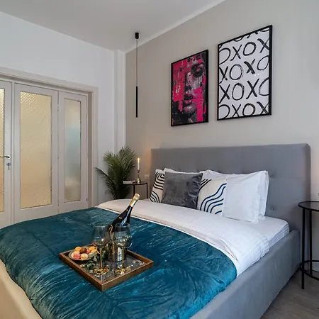 Modern 3br Lofts - Contemporary Design By Calea Victoriei