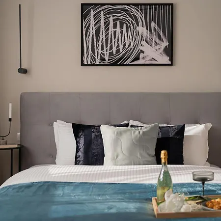 Modern 3br Lofts - Contemporary Design By Calea Victoriei * Boekarest