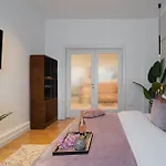 Modern 3br Lofts - Contemporary Design By Calea Victoriei