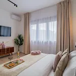 Modern 3br Lofts - Contemporary Design By Calea Victoriei شقة بوخارست